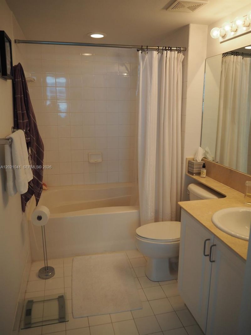 1155 Brickell Bay Dr, Unit 3102, Miami, FL 33131 Photo