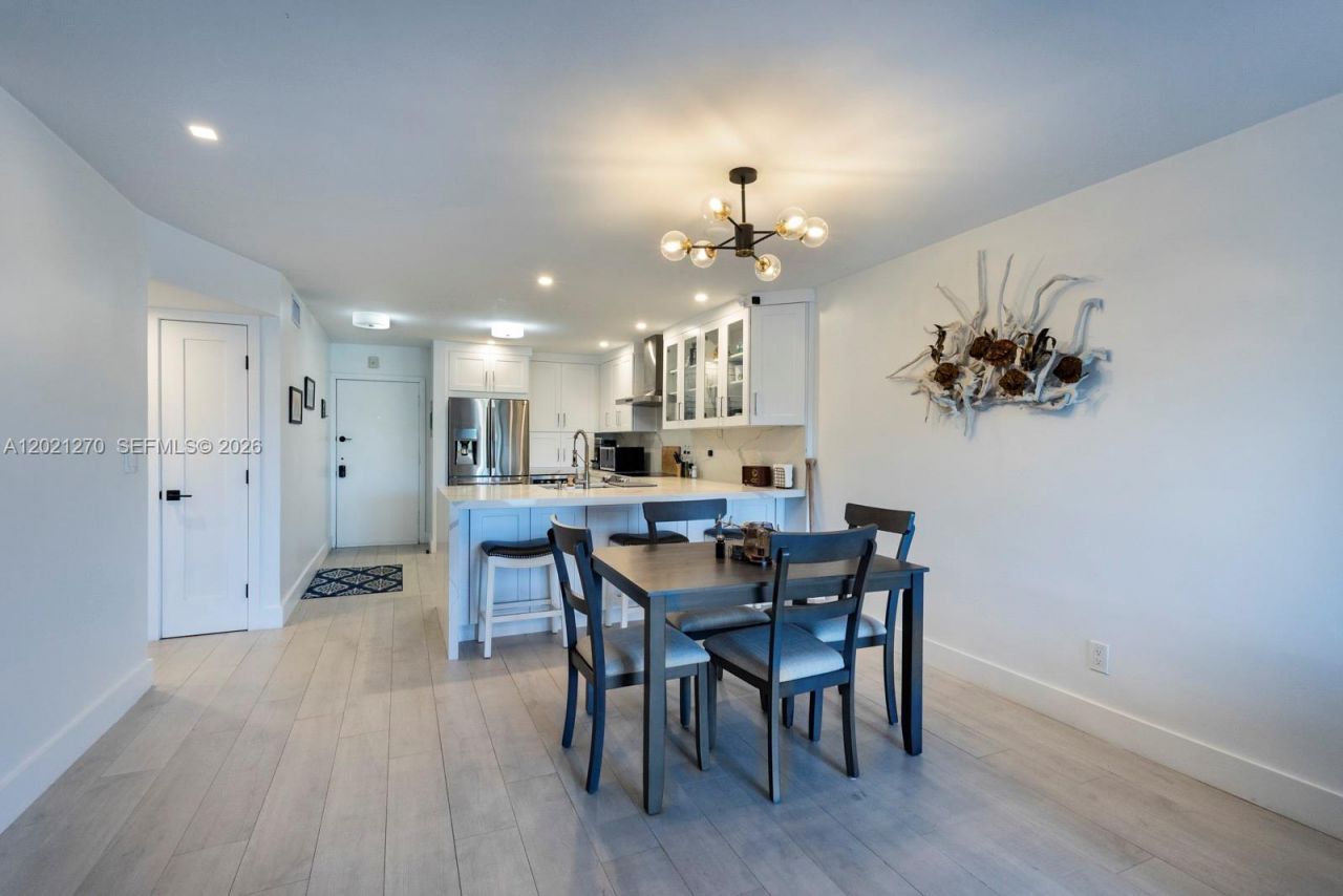 6815 Edgewater Dr, Unit 307, Coral Gables, FL 33133 Photo