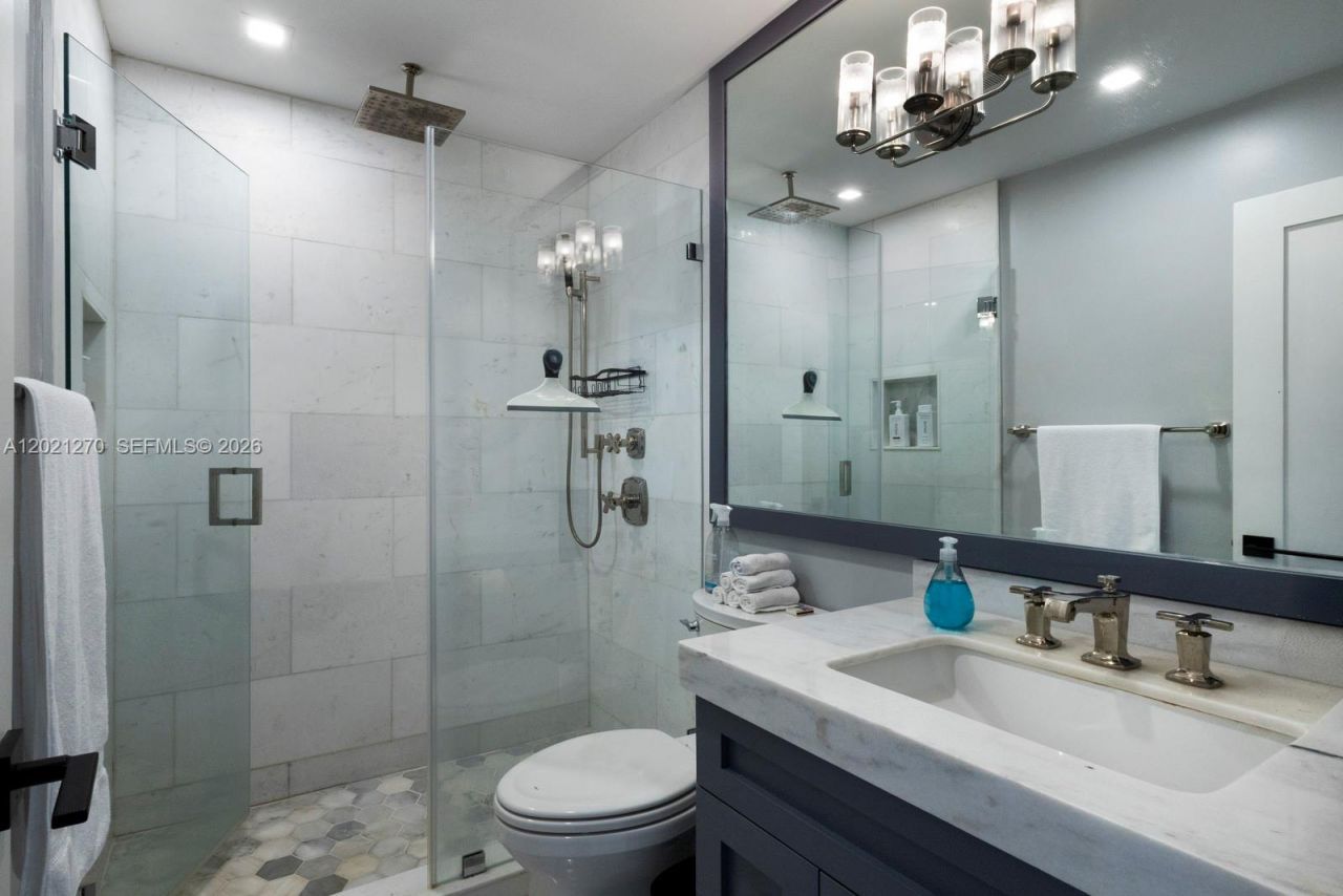 6815 Edgewater Dr, Unit 307, Coral Gables, FL 33133 Photo