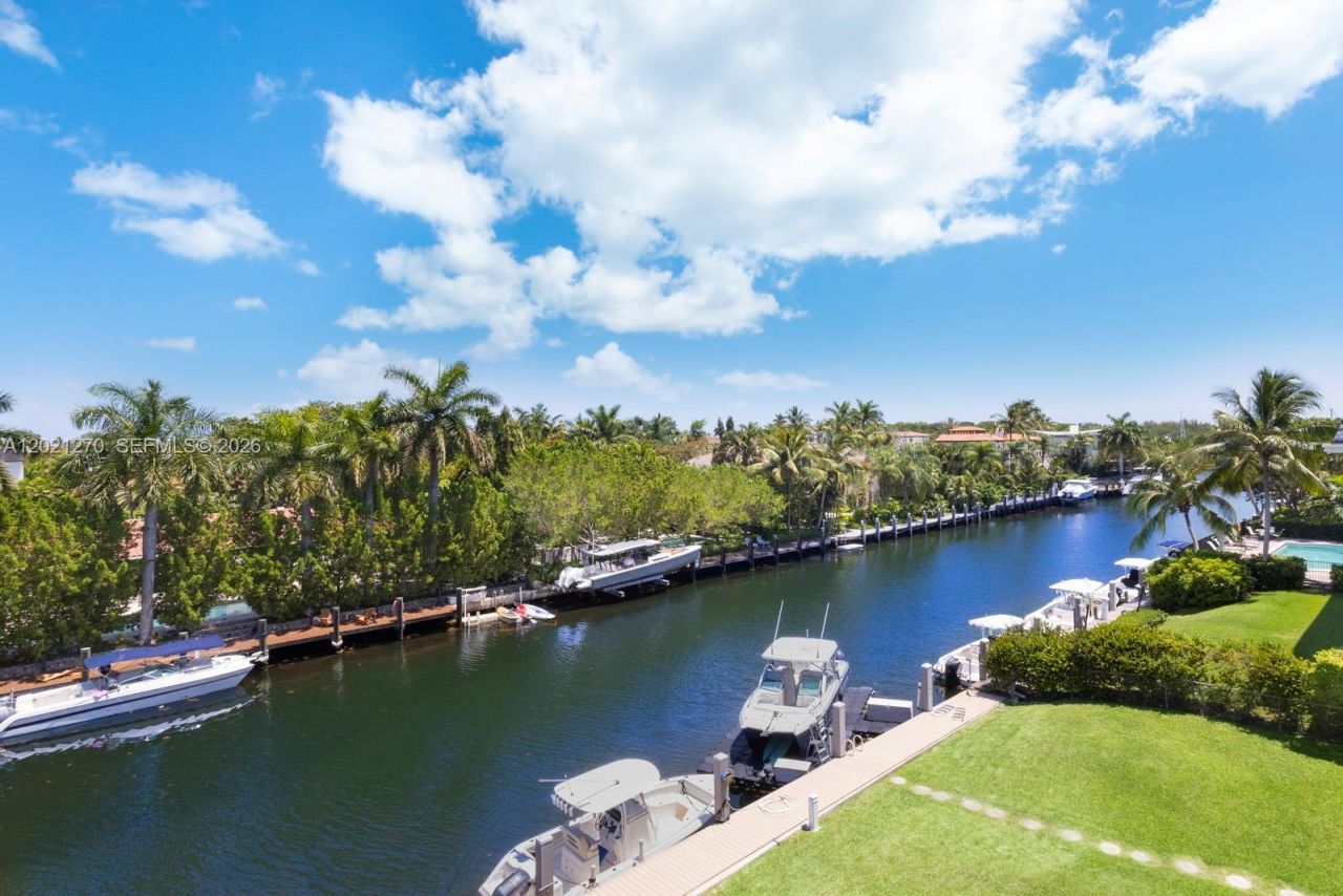 6815 Edgewater Dr, Unit 307, Coral Gables, FL 33133 Photo