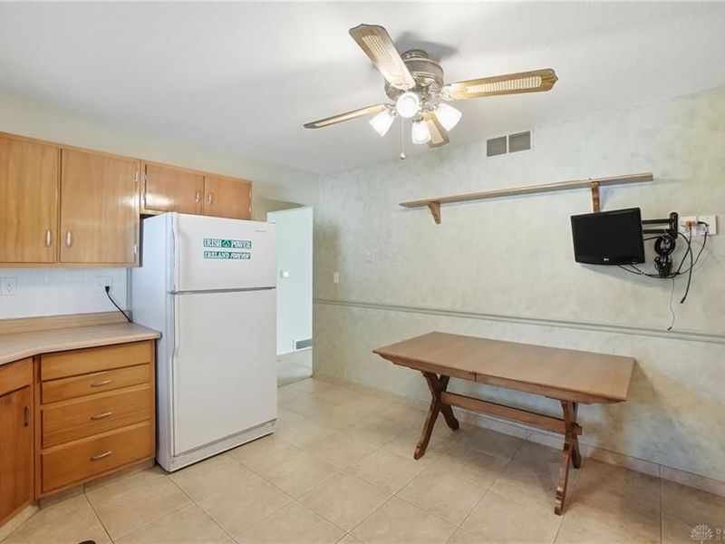 877 Woodhill Road, Riverside, OH 45431 Photo 11