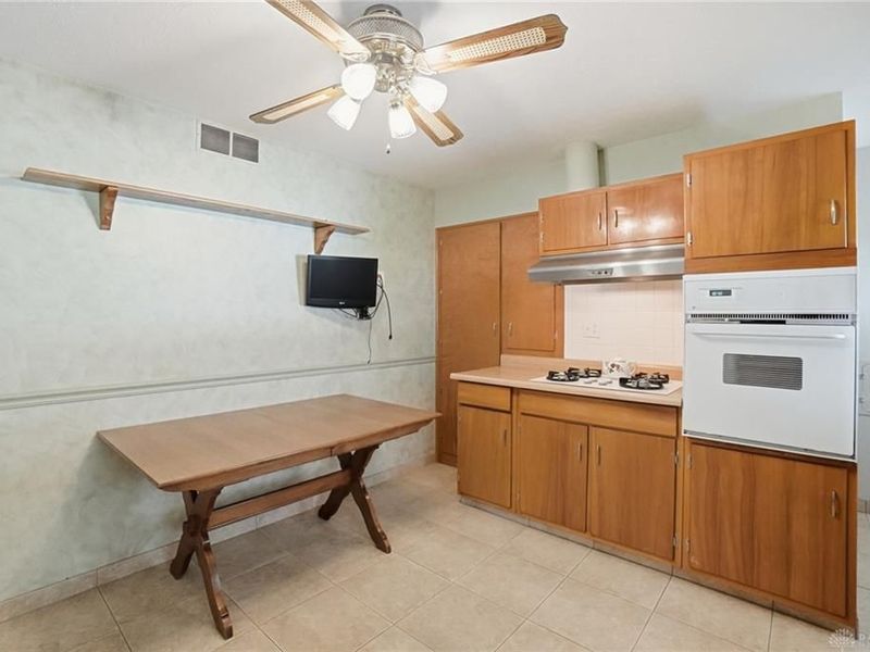 877 Woodhill Road, Riverside, OH 45431 Photo 12