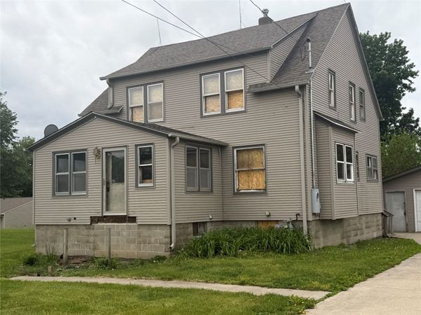 201 E 15th Street N, Newton, IA 50208