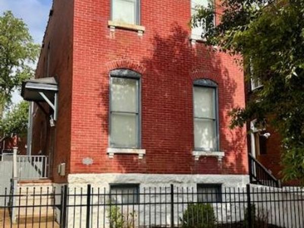 3435 Indiana Avenue, St Louis, MO 63118