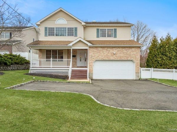 1 Fairway Drive, Old Bethpage, NY 11804
