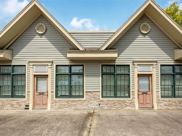 11 S Park Avenue , Bay Shore, NY 11706
