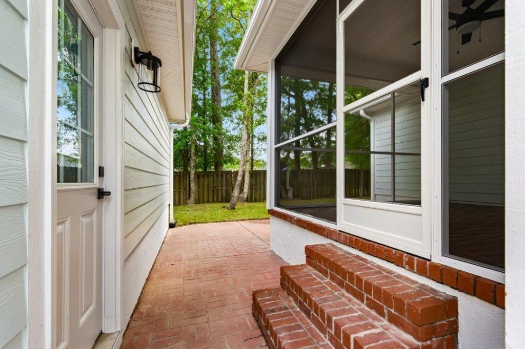 216 Greenwich Dr.  Photo 22
