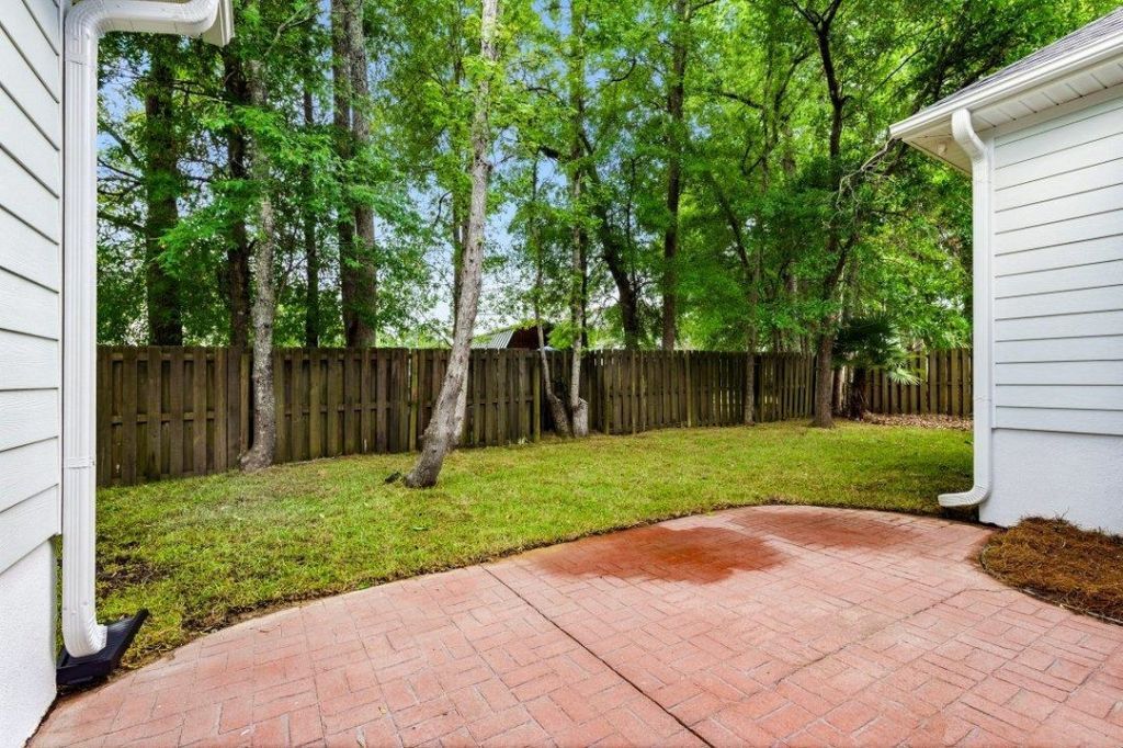 216 Greenwich Dr.  Photo 23