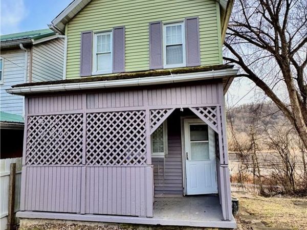 4 Howe St, Elrama, PA 15038