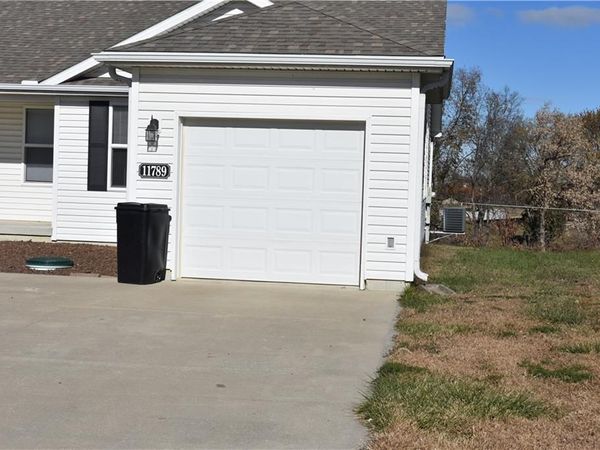 11789 Ridgeway Drive, St Joseph, MO 64505