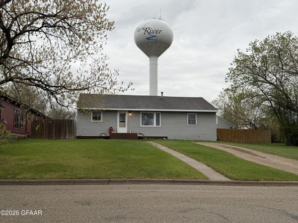 405 HILL Avenue S, Park River, ND 58270