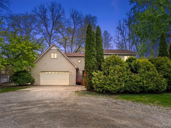 2475 S Ortonville Road, Brandon Twp, MI 48462