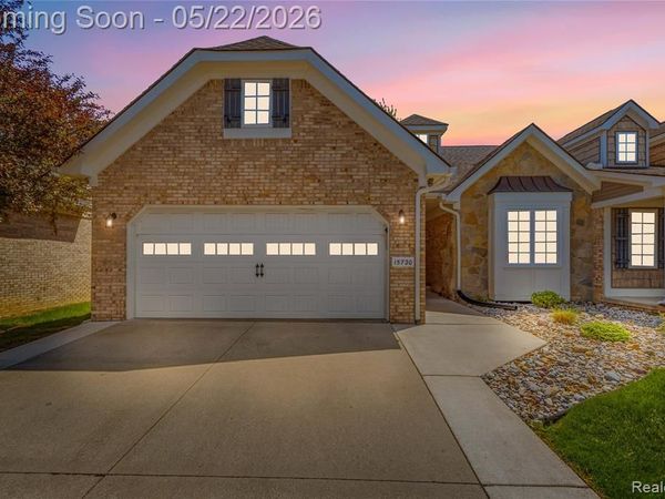 15720 Hunter Grove, Livonia, MI 48154