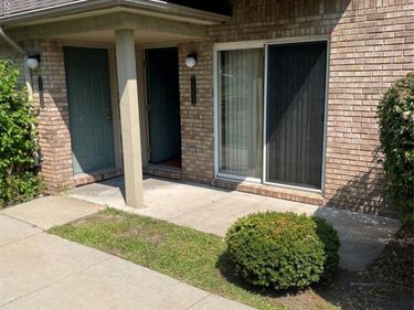 24002 Wedgewood Circle, Warren, MI 48091