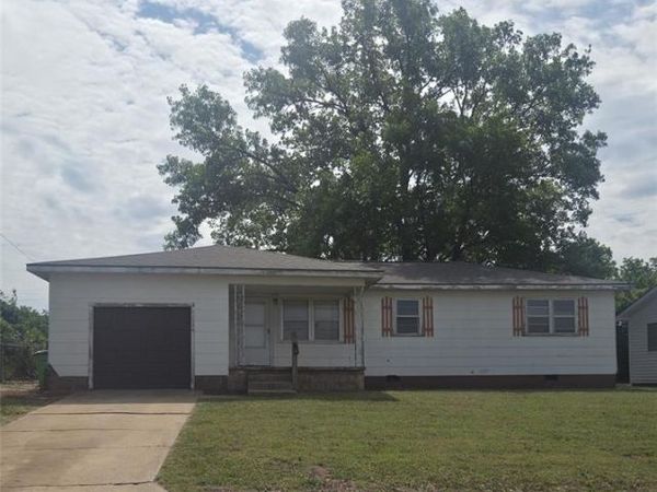 1724 Haynie Lane, Prague, OK 74864