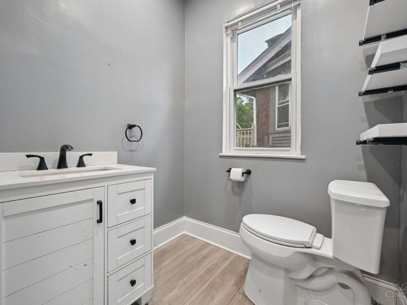 6815 Montgomery Road, Silverton, OH 45236 Photo 32