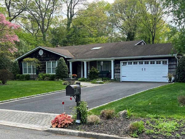 20 Oak Tree Drive, Smithtown, NY 11787