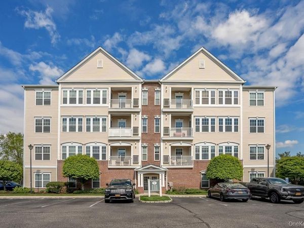 1927 Finch Lane , Central Islip, NY 11722