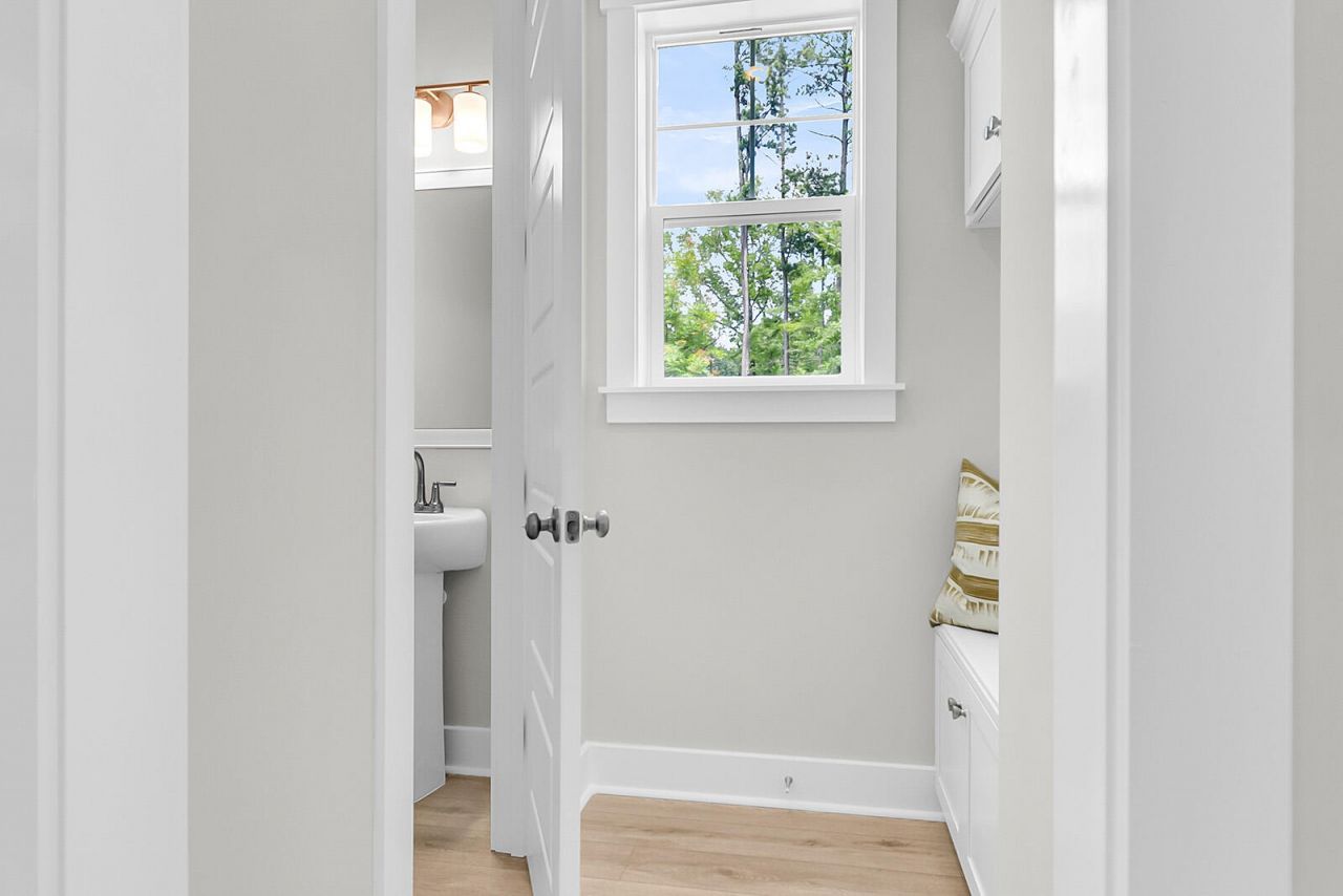 609 Crosswick Street Photo 24