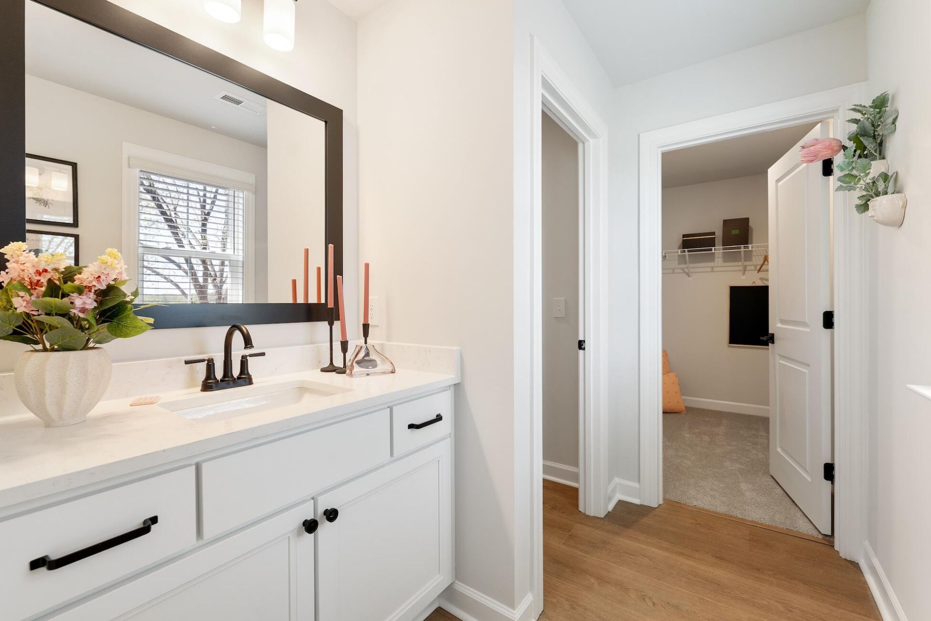 609 Crosswick Street Photo 4