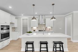 609 Crosswick Street photo 4