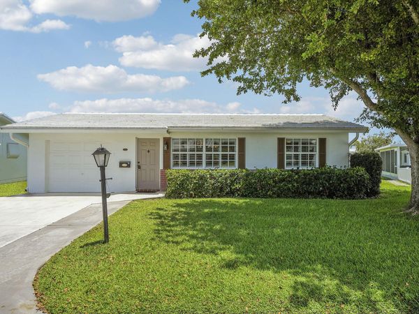 614 SW Golf Drive, Boynton Beach, FL 33426