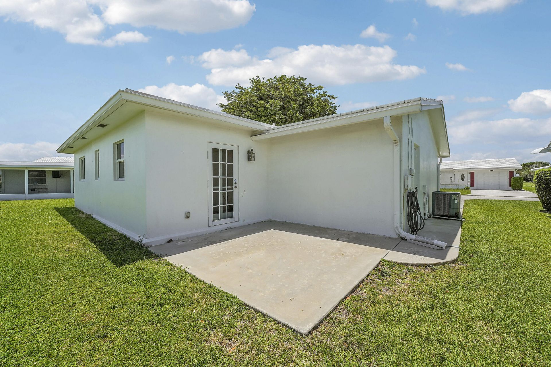 614 SW Golf Drive, Boynton Beach, FL 33426 Photo