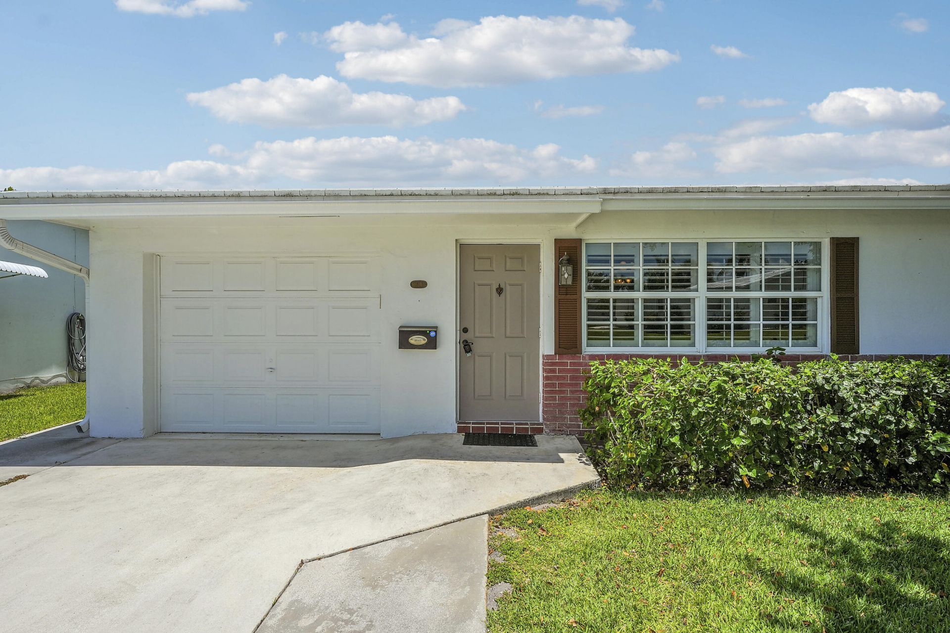 614 SW Golf Drive, Boynton Beach, FL 33426 Photo