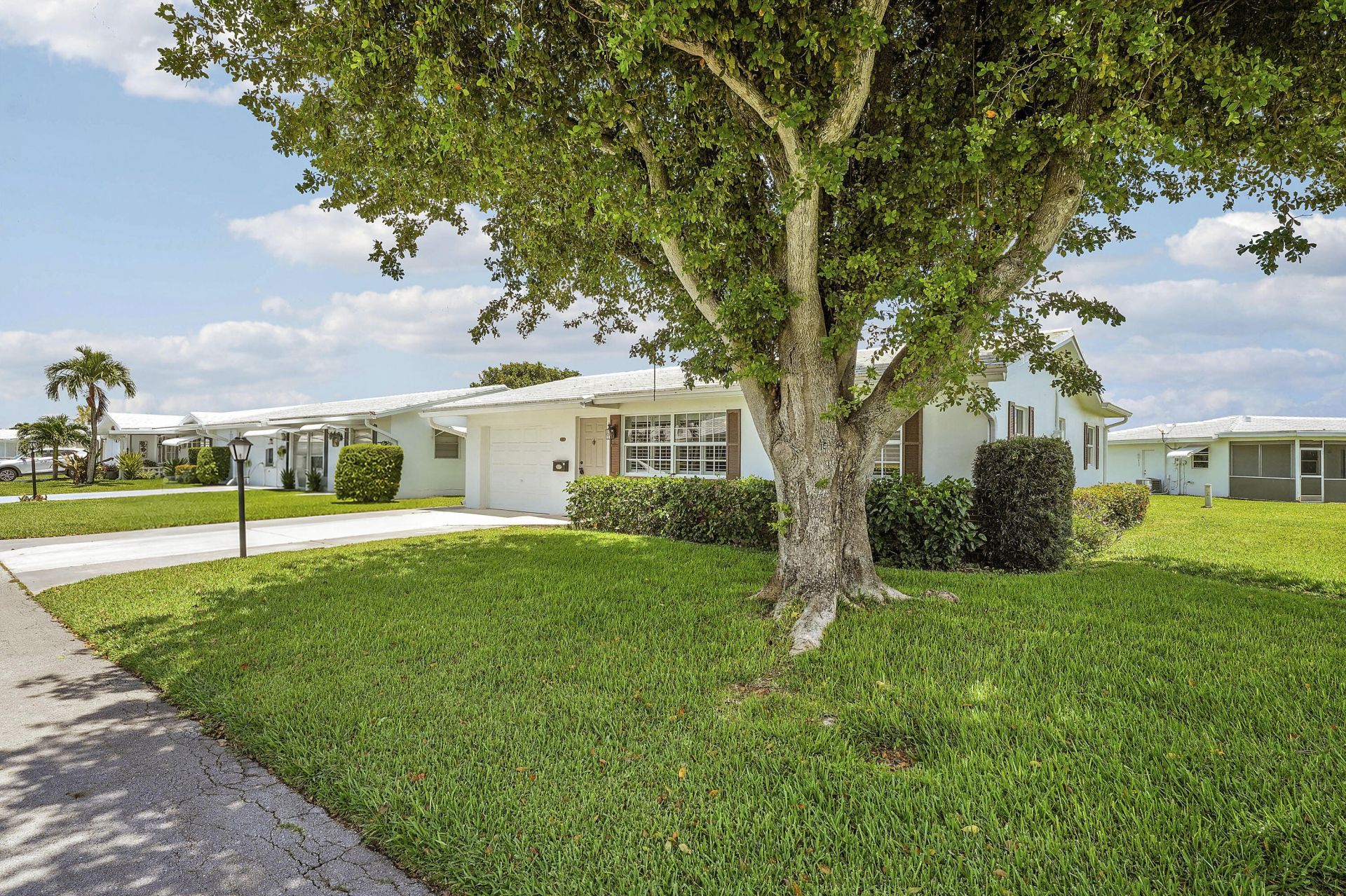 614 SW Golf Drive, Boynton Beach, FL 33426 Photo
