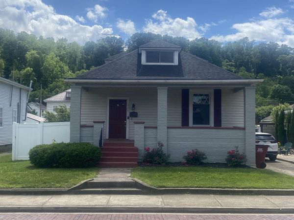 325 Etna Street , Russell, KY 41169