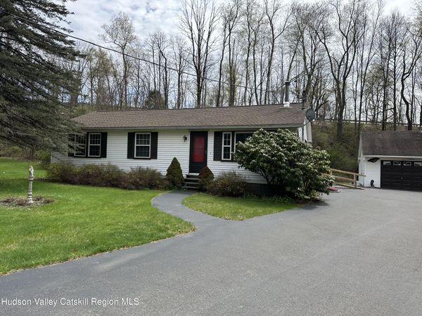 11 Kinderhook Lane, New Lebanon, NY 12125