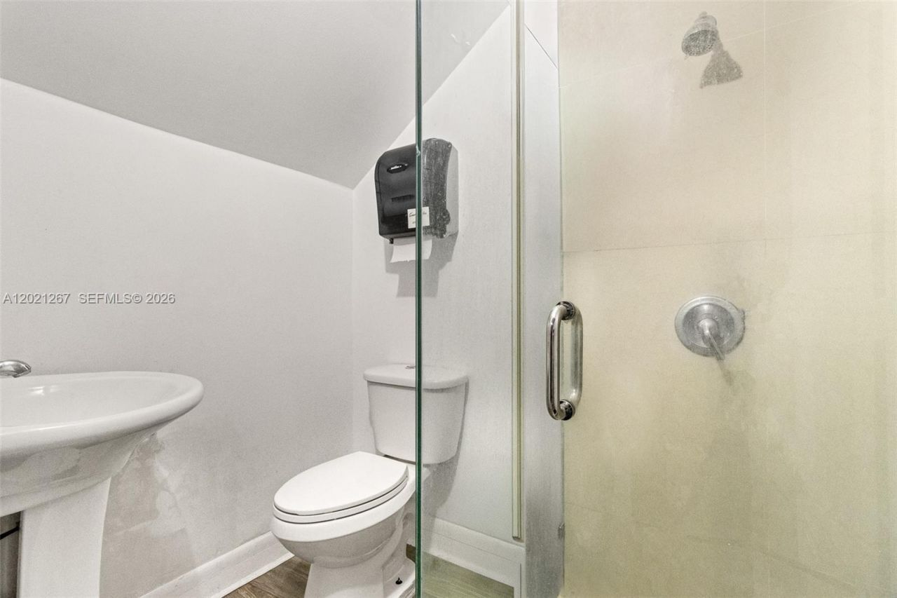 1745 W 37th St, Unit 5, Hialeah, FL 33012 Photo