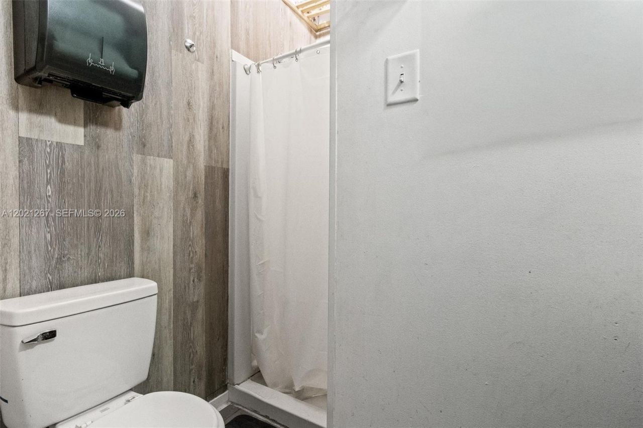1745 W 37th St, Unit 5, Hialeah, FL 33012 Photo