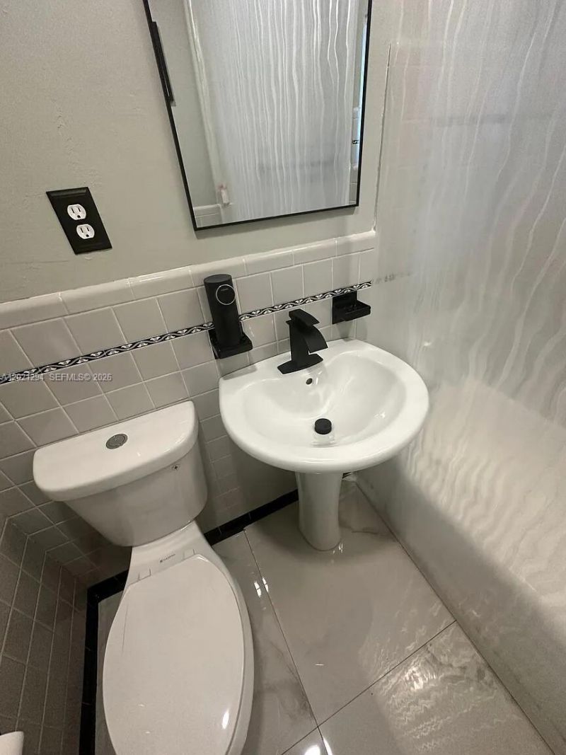 1275 NW 50th St , Miami, FL 33142 Photo