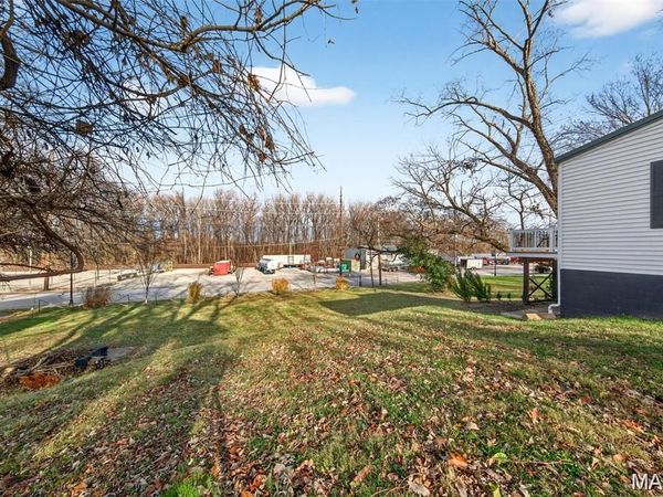 - W Front Street , Washington, MO 63090
