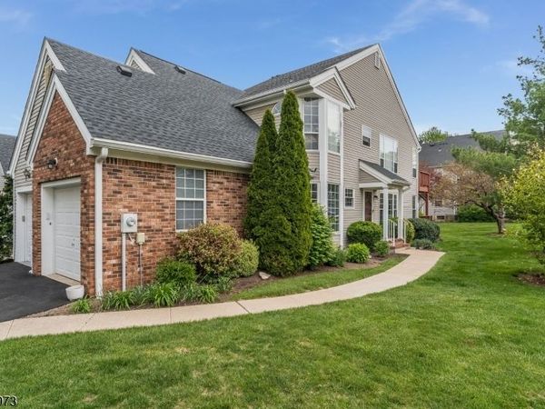 242 Laurel Court, Readington, NJ 08889