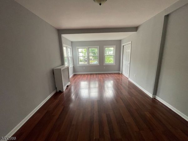 8 Treacy Ave, Newark, NJ 07108
