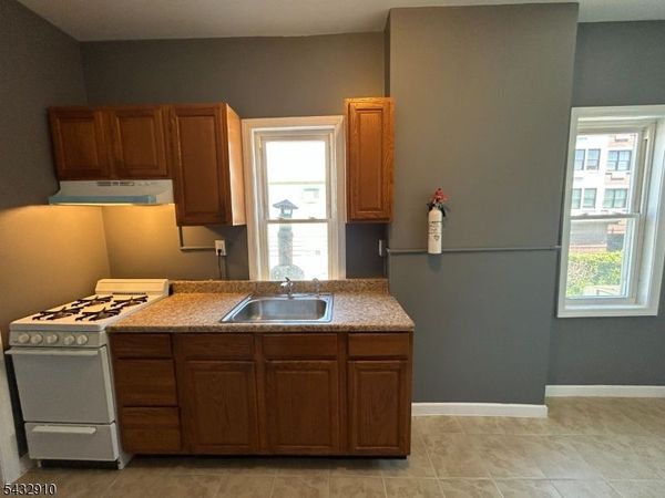 286 Nagle St, Unit 3, Cliffside Park, NJ 07010