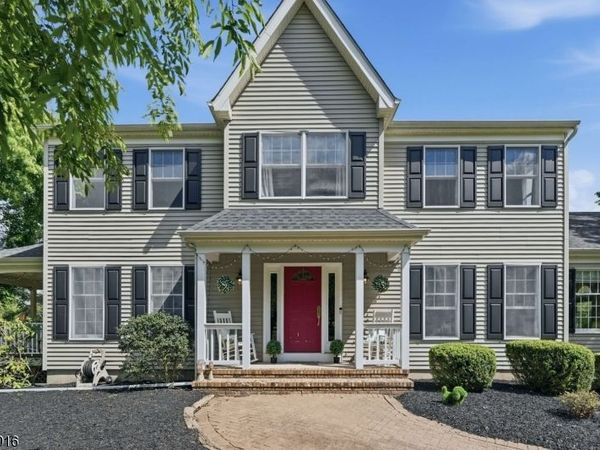 12 Homestead Farm Rd, Alexandria, NJ 08848