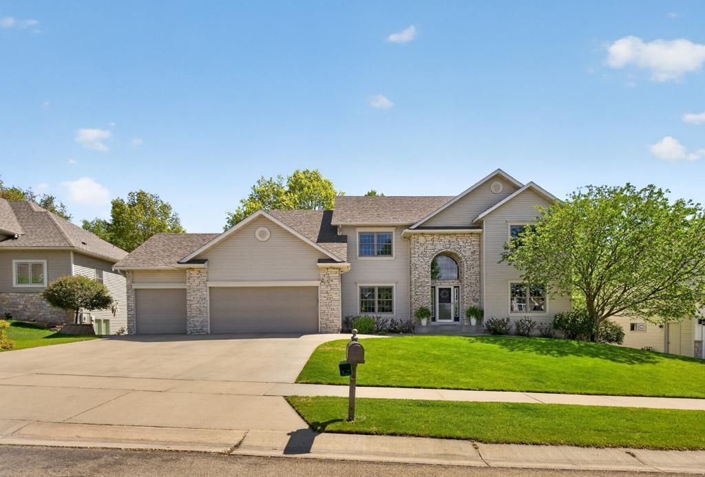 1526 Monterey Lane Sw, Rochester, MN 55902 Main Photo