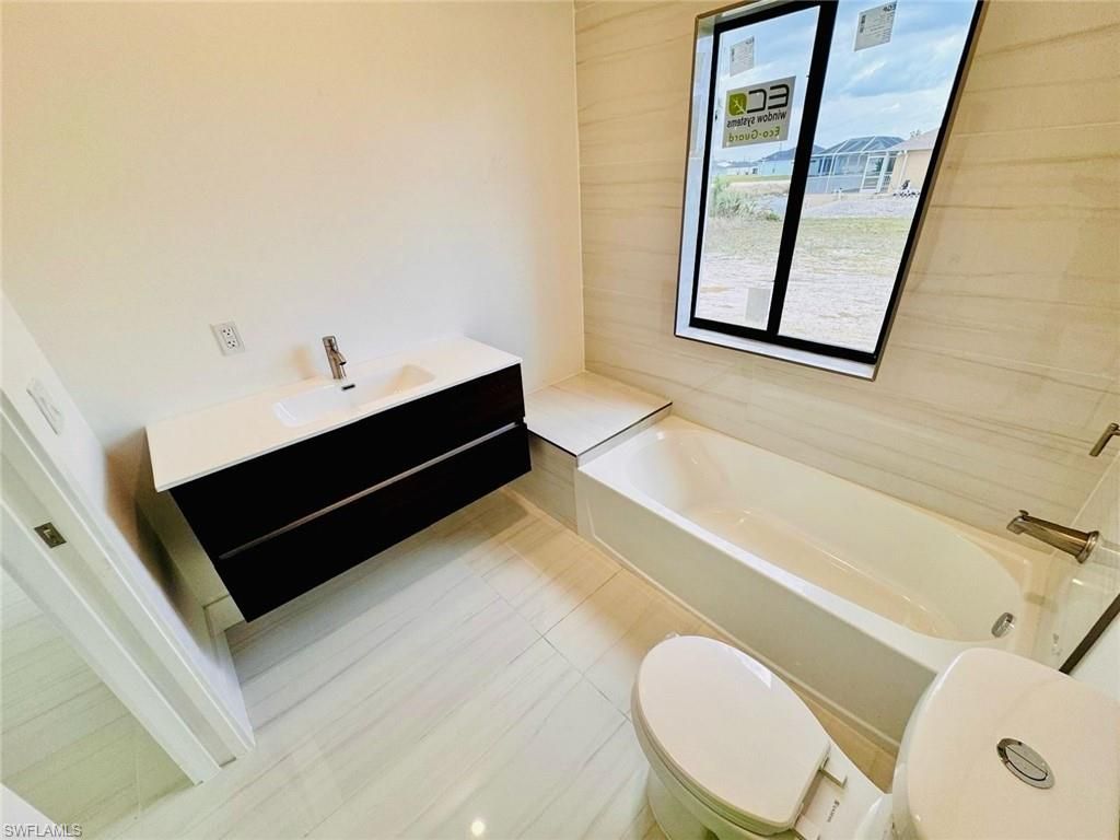 3424 NE 21st Pl , Cape Coral, FL 33909 Photo