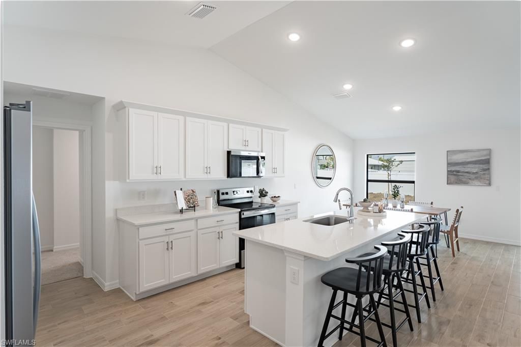 1732 NE 7th Pl, Cape Coral, FL 33909 Photo