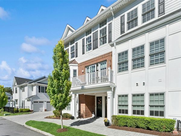1001 Mill Creek N, Roslyn, NY 11576