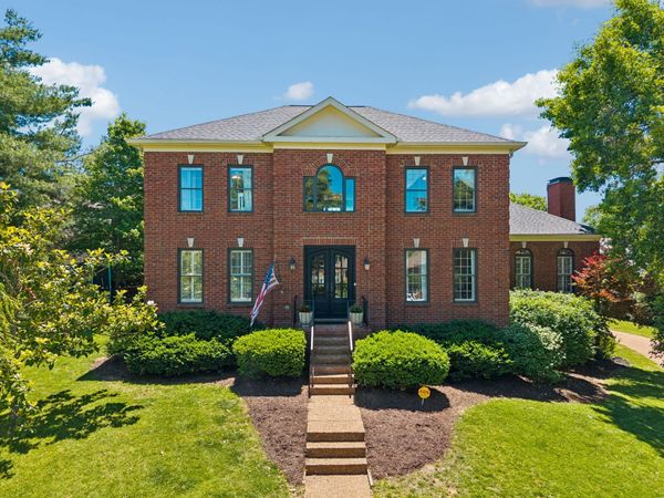 911 Riverbend Rd, Nashville, TN 37221