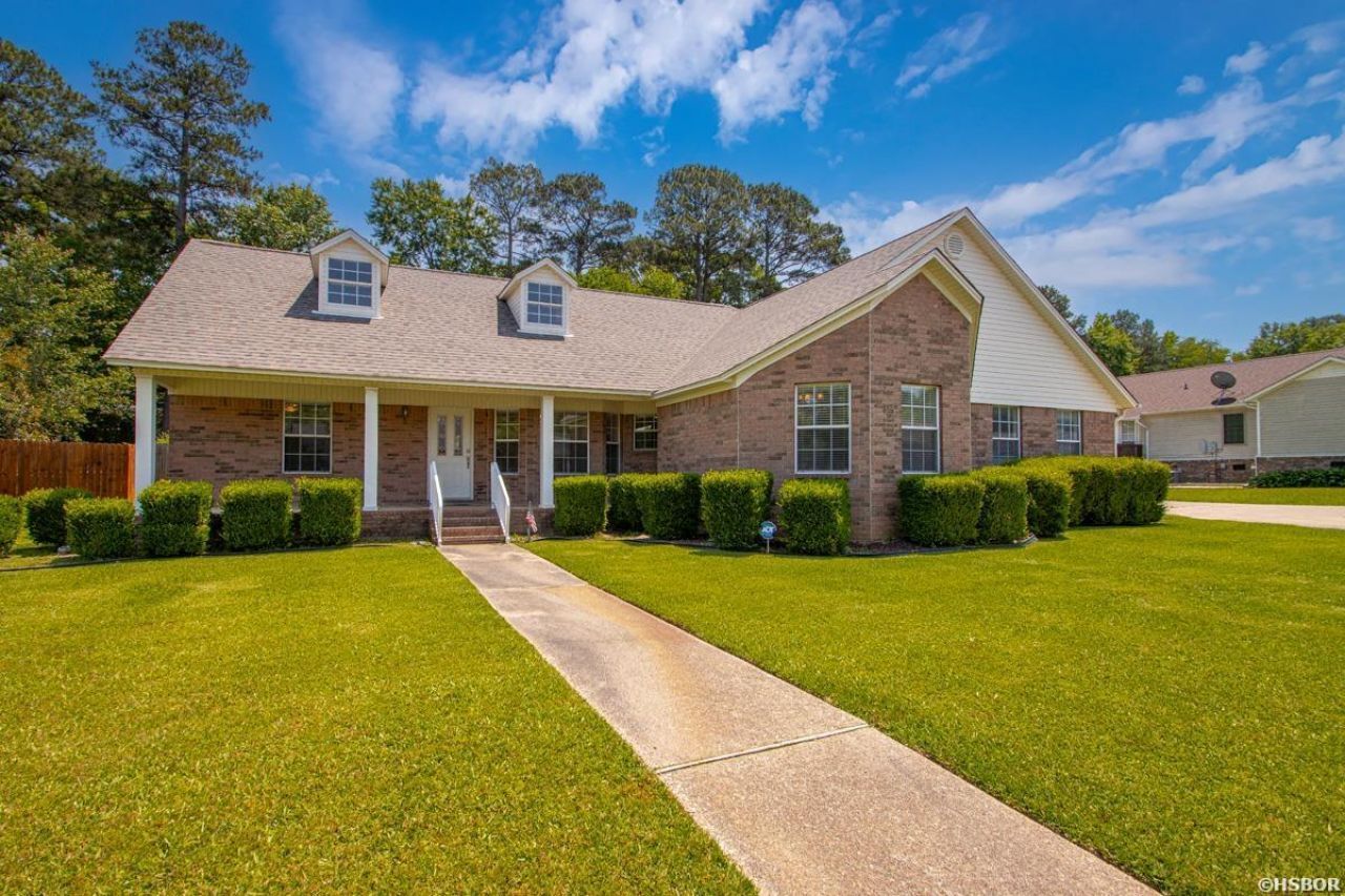 1721 REGENCY Drive Malvern, AR 72104