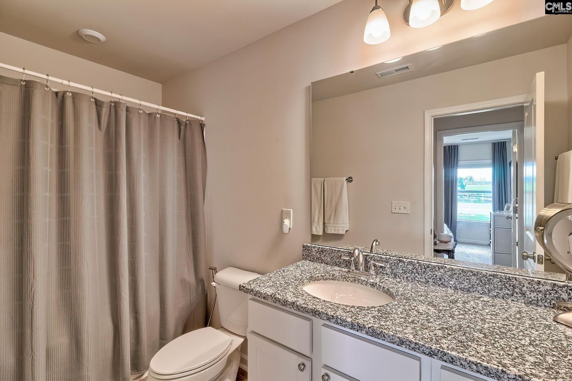 1044 Cornelia Street  Photo 23