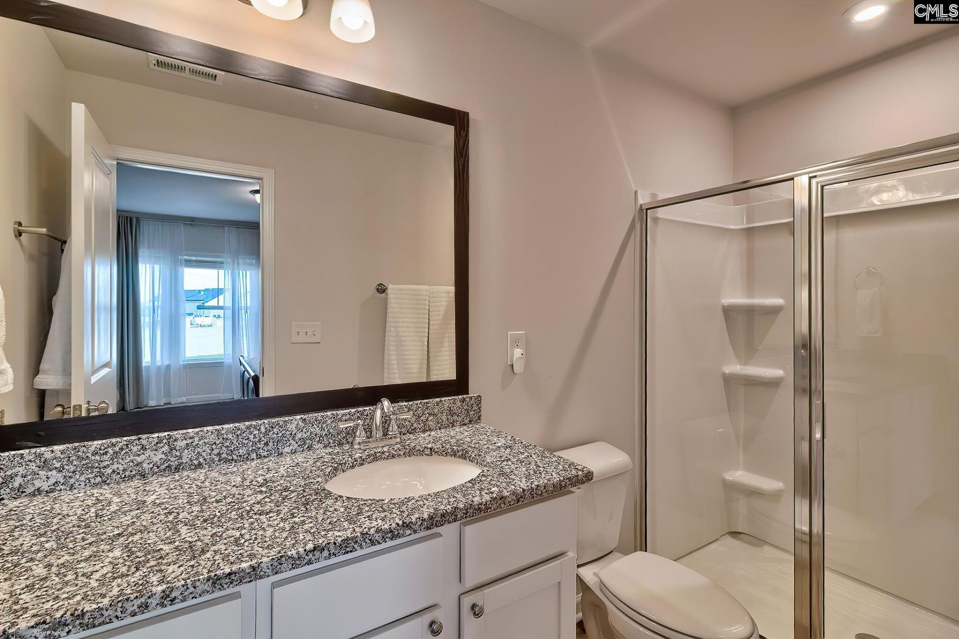 1044 Cornelia Street  Photo 29