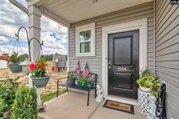 1044 Cornelia Street  photo 4