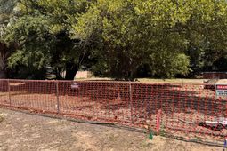 734 Kent Street photo 4