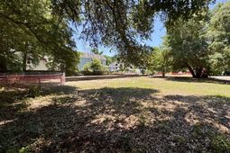 734 Kent Street photo 4